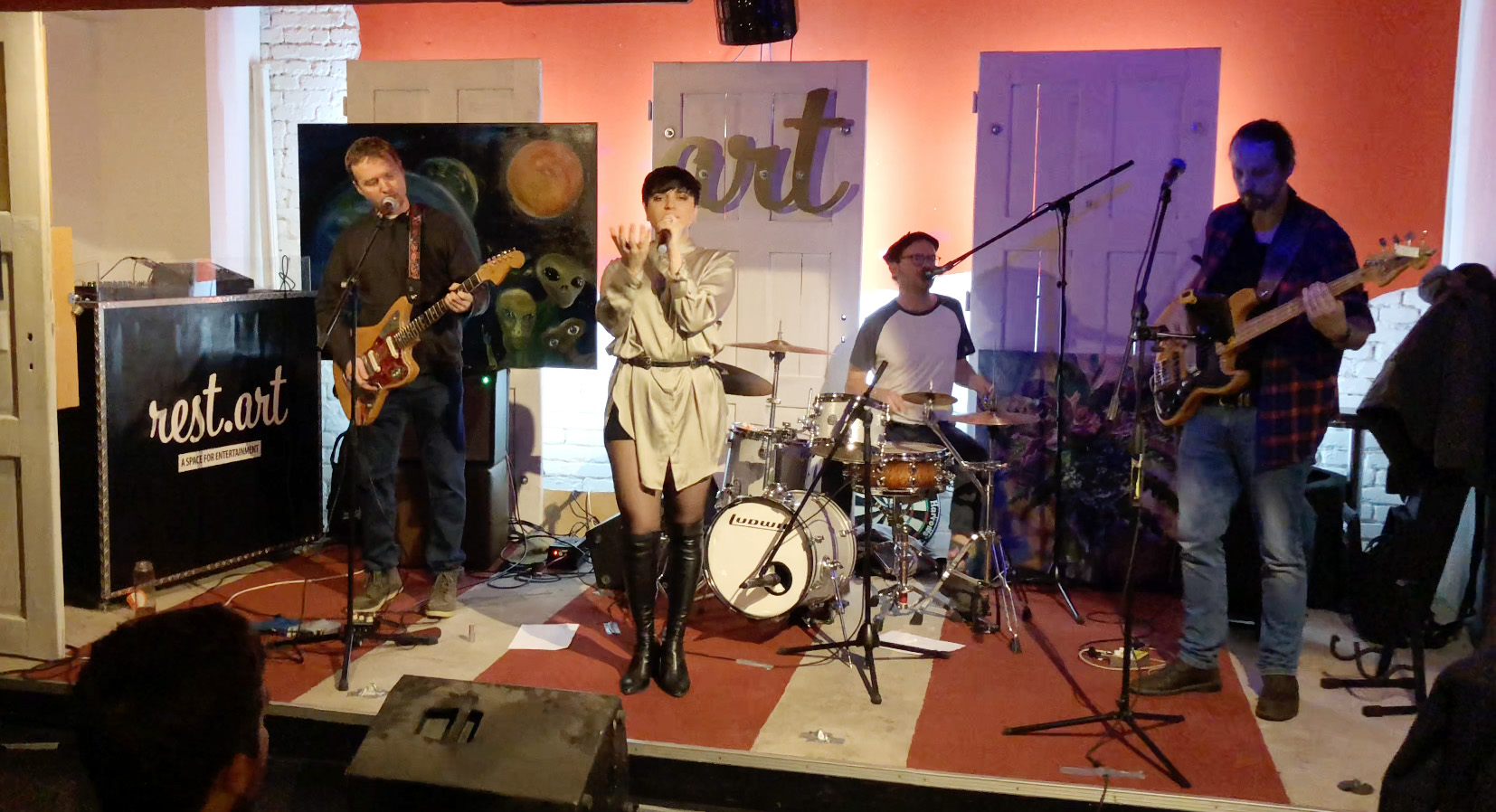 Špinaví lůzři: koncert s komentovanou prohlídkou Lukose Heye